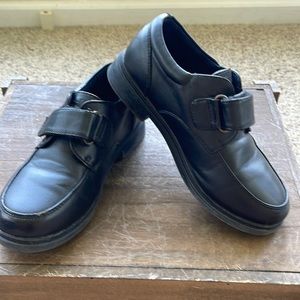 Tommy Hilfiger boys black loafers size 1